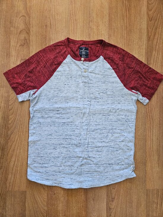 American Eagle Outfitters Other - Men's American Eagle Flex soft short sleeve Henley Tee - size Medium